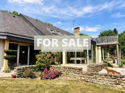 Detached Country House with Landscaped Garden