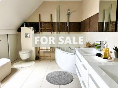 Detached House with Landscaped Garden