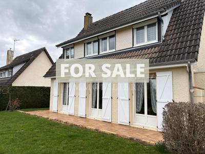 Detached House with Garden and Open View