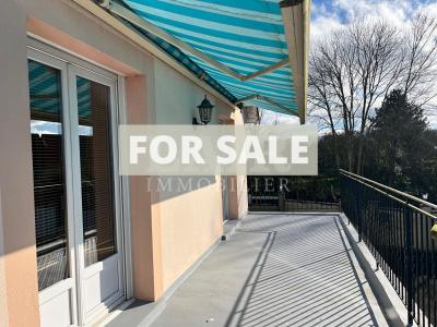 Detached House with Garden in Great Location