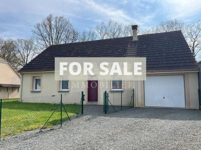 Contemporary Detached House with Garden