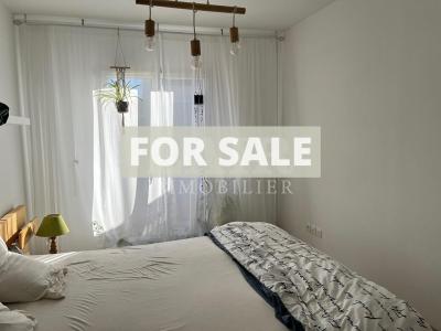 Modern Detached House with Garden