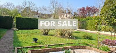 Detached House with Landscaped Garden