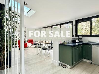 Pretty House with Parking and Private Parking