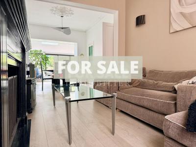 Pretty House with Parking and Private Parking