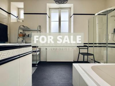 Pretty House with Parking and Private Parking