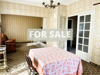 Traditional House with Garden