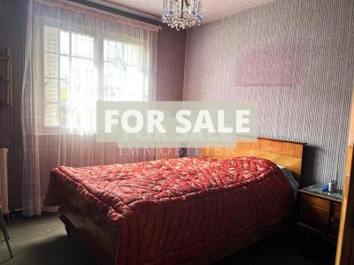 Traditional House with Garden