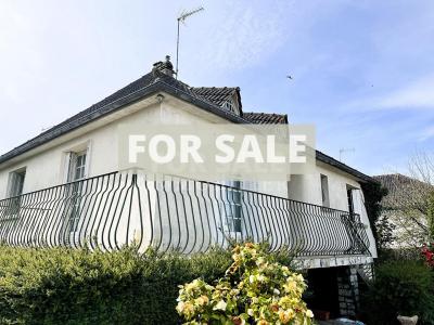 Traditional House with Garden