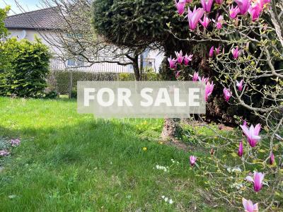 Traditional House with Garden