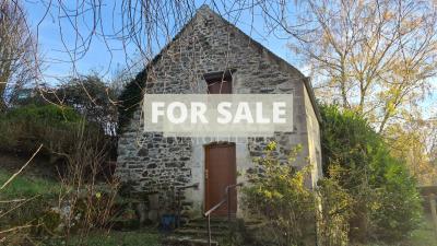 Countryside House with Outbuildings to Renovate