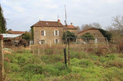Farm House with Outbuildings on 2.7 Hectares