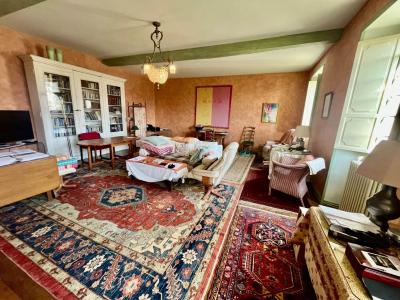 Manor House With Outbuildings with Private Access To The River