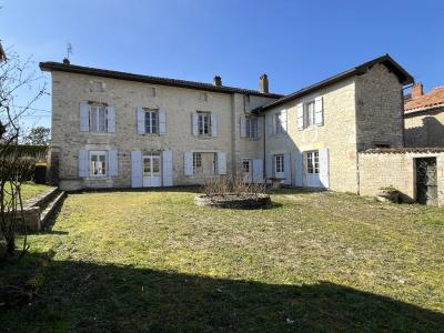 Manor House with Outbuilding in Almost One Acre