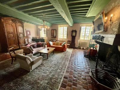 Manor House With Outbuildings with Private Access To The River