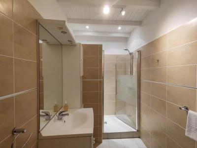 Farmhouse with Guest House, Pool & Mountain Views