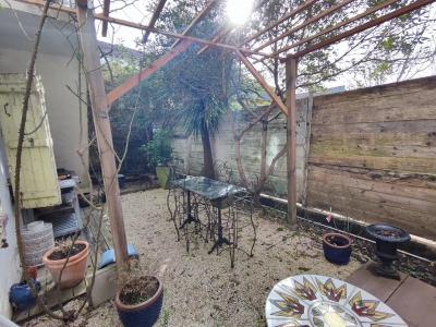 Town House With Courtyard and Garage