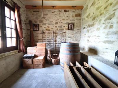 Farmhouse with Guest House, Pool & Mountain Views