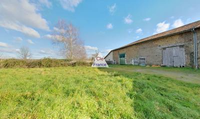 Barn to Renovate in the Countryside