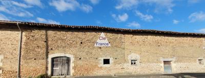 Barn to Renovate in the Countryside