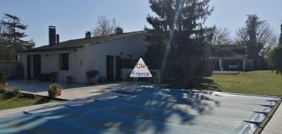 A Rouffiac, Jolie Propriete Avec Parc De 9000ma