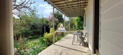 Traditional Detached House with Garden