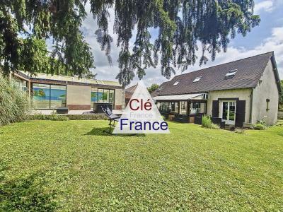 Detached Country House with Swimming Pool