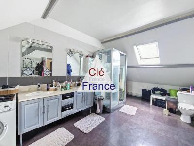 Detached Country House with Swimming Pool
