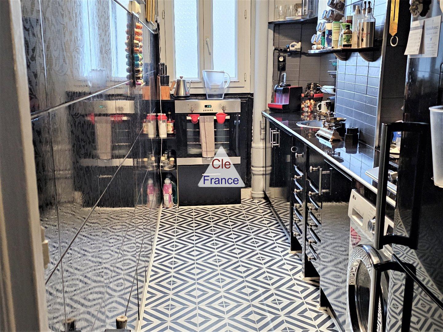 Trois Pieces - 61 Ma