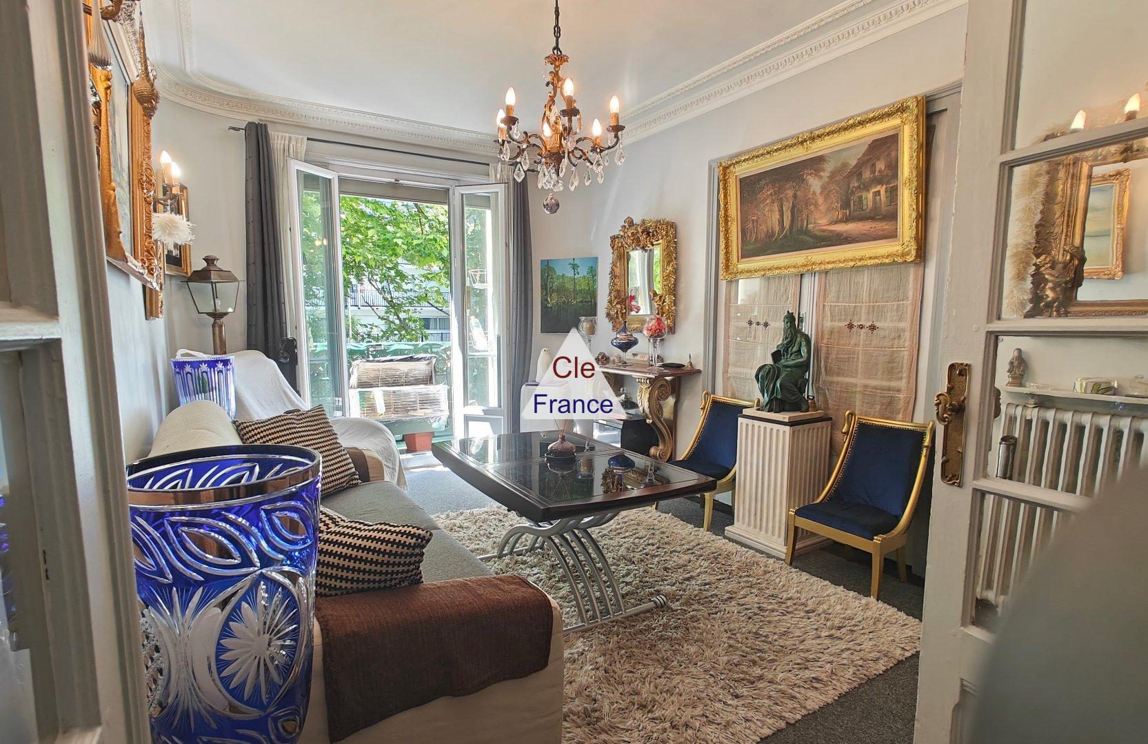 Trois Pieces - 61 Ma