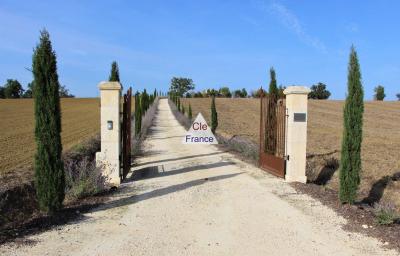 Gers- Propriete D\'exception -vaste Chai Gascon En Pierre Parfaitement Renove En 2020 Sur Un Ilot D\