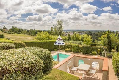 Sur Les Hauteurs De Moissac - Belle Villa D\'architecte De Plain-pied Avec Piscine -i Terrasses -vu