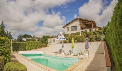 Sur Les Hauteurs De Moissac - Belle Villa D\'architecte De Plain-pied Avec Piscine -i Terrasses -vu