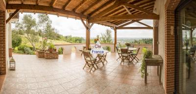 Sur Les Hauteurs De Moissac - Belle Villa D\'architecte De Plain-pied Avec Piscine -i Terrasses -vu