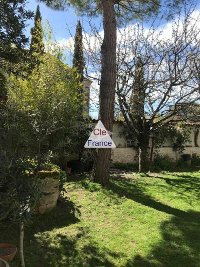 Jolie Maison En Pierre Offrant De Nombreuses Possibilites