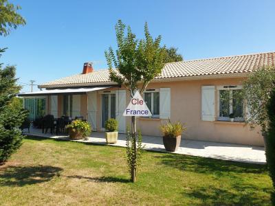 Detached Villa with Swimming Pool