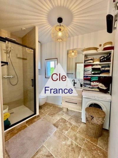 Detached Villa with Annexe Apartment with Garden