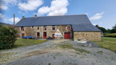 Detached Country House with Outbuilding