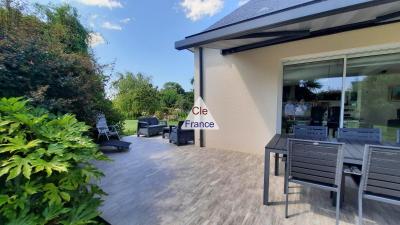Detached House with Garden