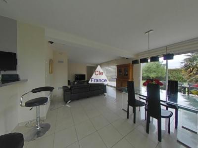 Detached House with Garden