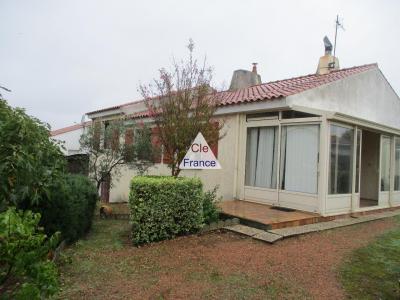 Detached House with Garden by the Coast