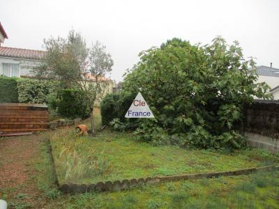 Detached House with Garden by the Coast