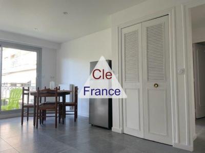 Au Coeur Du Triangle D\'or