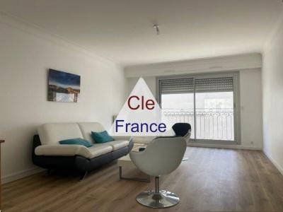 Au Coeur Du Triangle D\'or