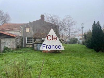 En Village, Maison