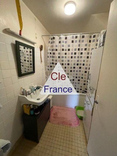 En Village, Maison