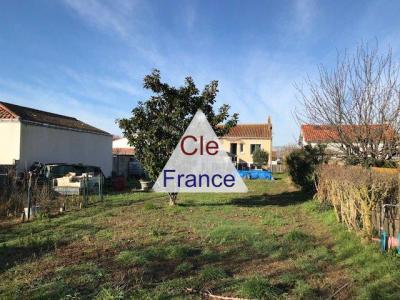 Detached House with Garden by the Coast