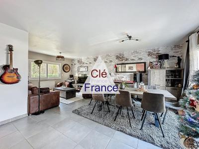 Detached House with Landscaped Garden