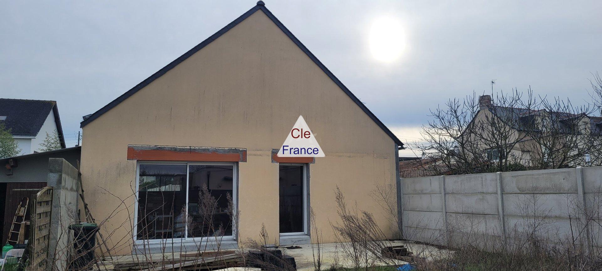 Main Photo of a 4 bedroom  House for sale