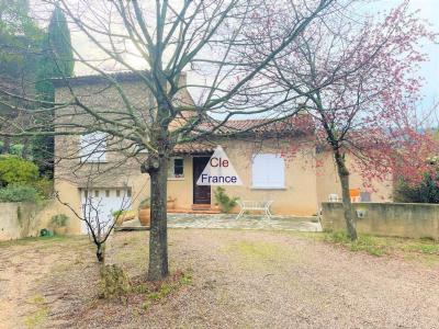 Detached Villa with Swimming Pool